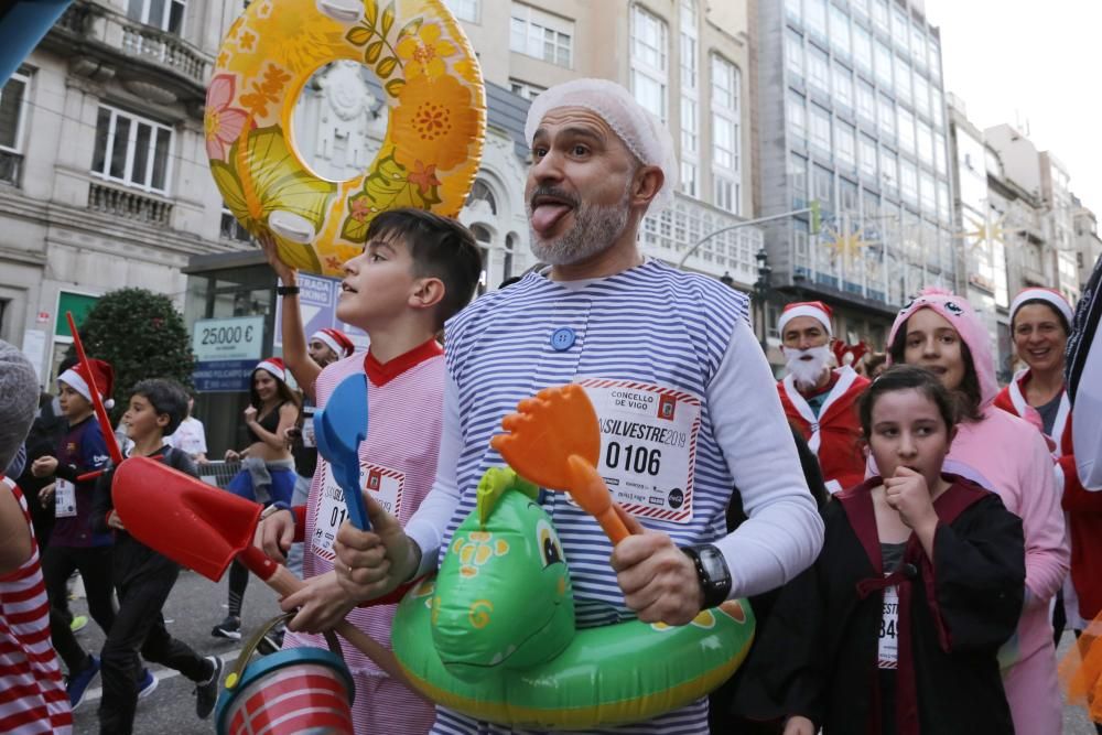 Miles de participantes celebraron el fin de año por el centro de Vigo