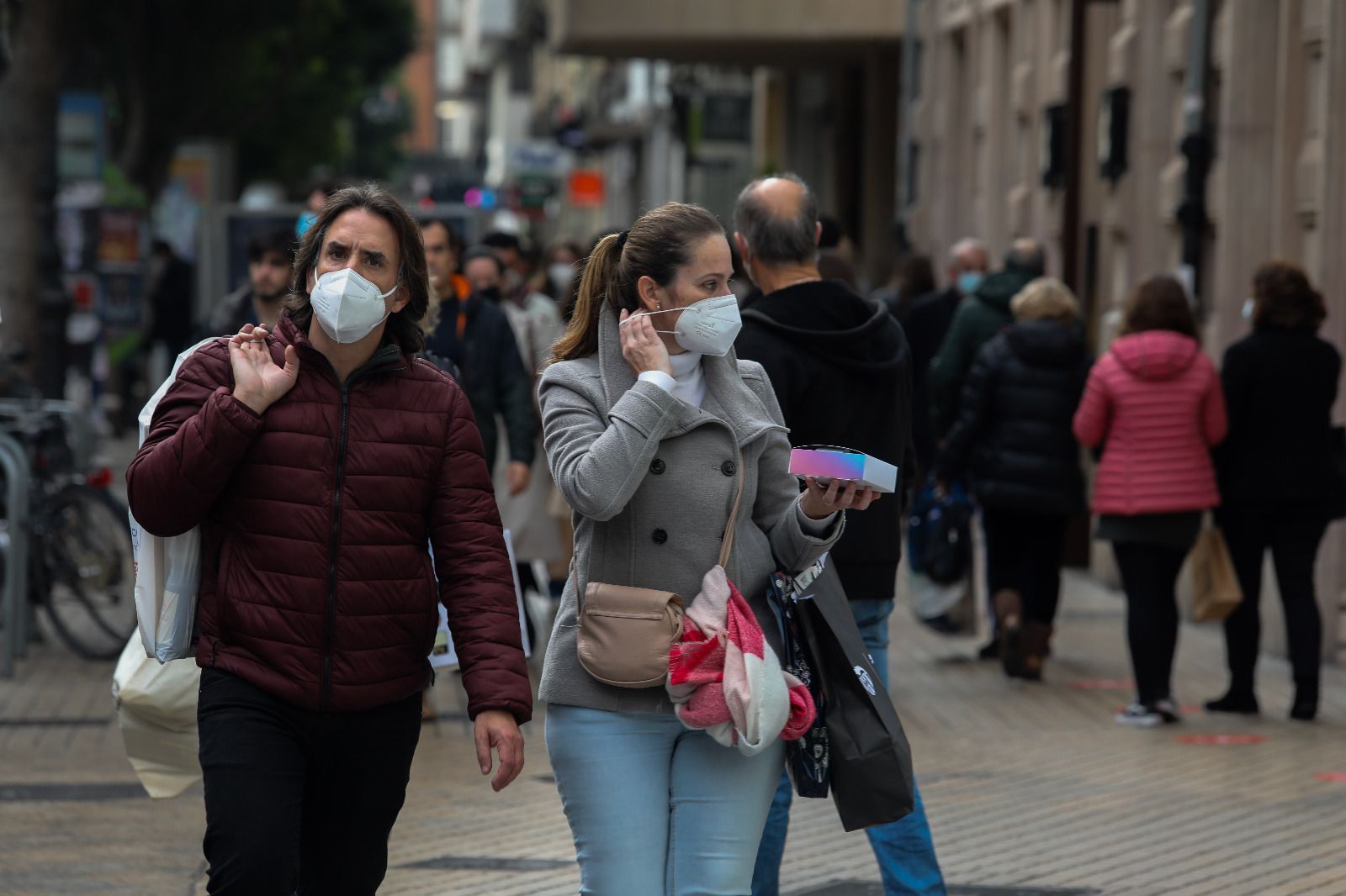 Preparando la Navidad en València: mascarillas en las calles, búsqueda de antígenos y PCR de niños