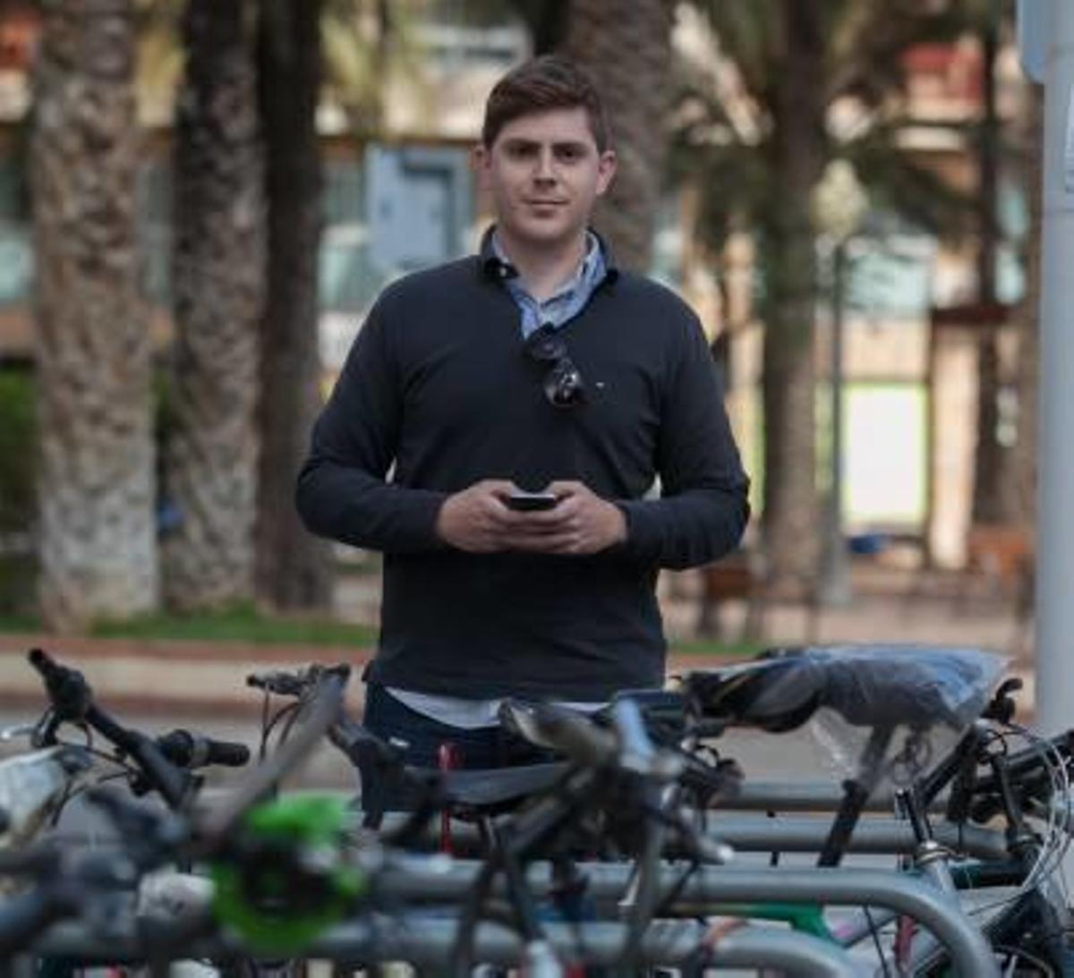 A la izquierda, Sito Veracruz, y a la derecha, Guillermo Mas, dos jóvenes crevillentinos que desarrollan una aplicación.