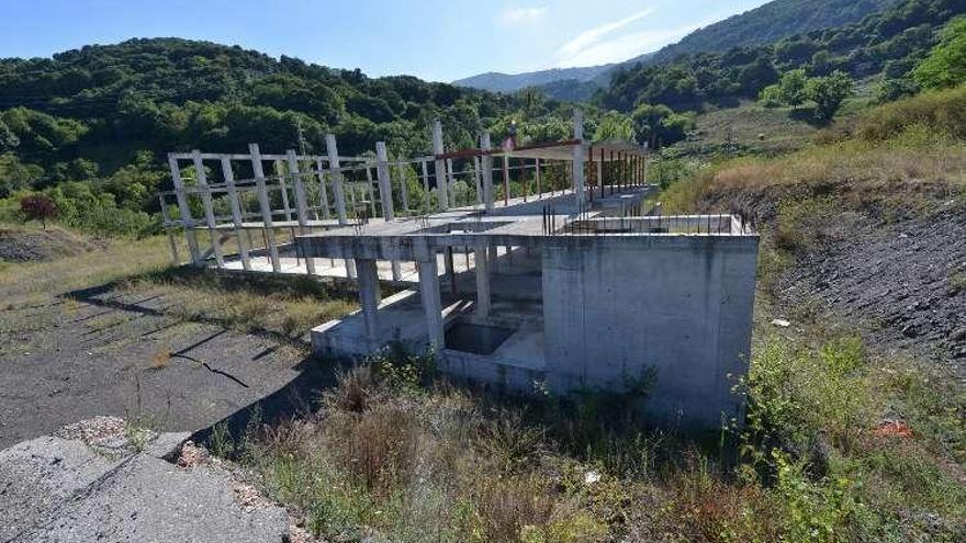 El estado actual de las obras de la piscina.