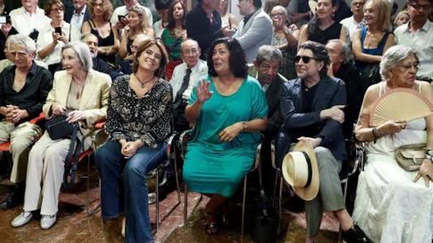 Sabina, Espert y Bardem arropan a García Montero