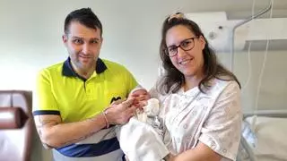 Paula, primer bebé de 2024 en A Coruña