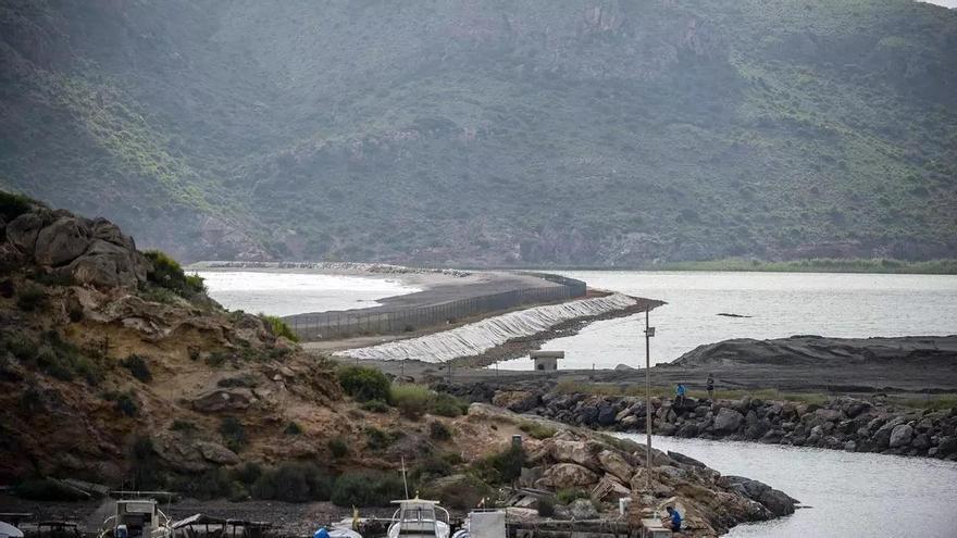 No a la política de tanatorio para la Bahía de Portman