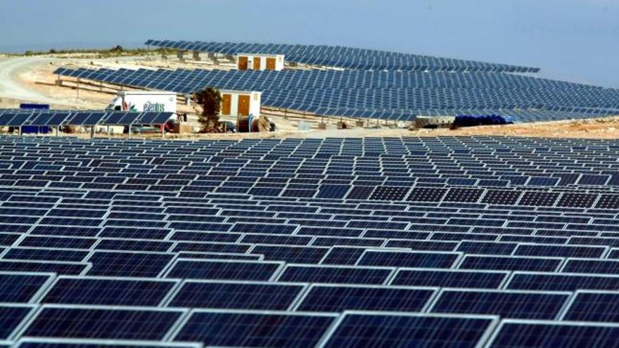 Imagen de una planta de energía fotovoltaica instalada en Jumilla