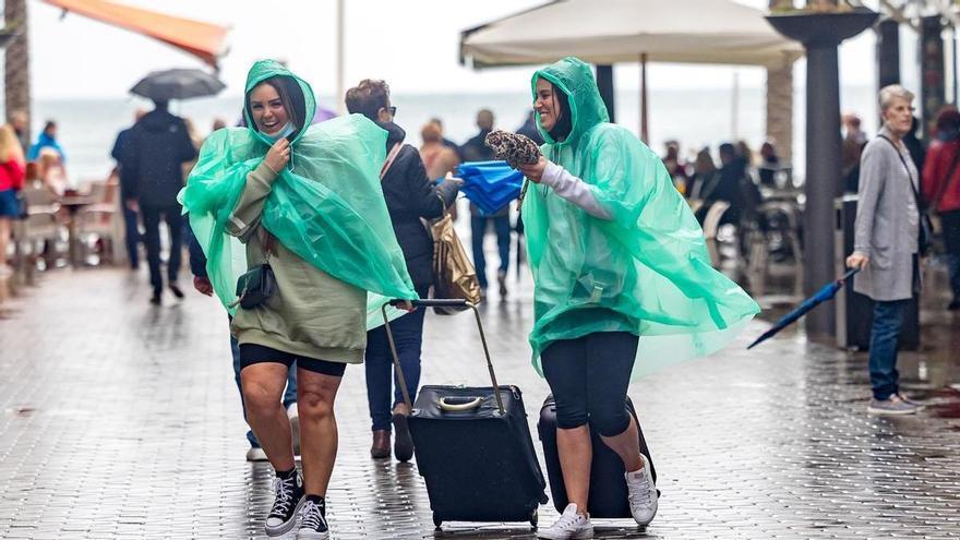 Benidorm alcanza un 80% de ocupación a pesar de las cancelaciones de última hora por la lluvia