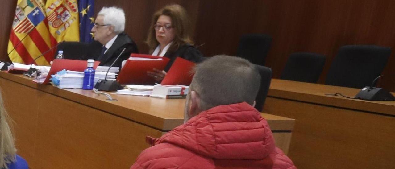 H. J. G. S., ayer, en el banquillo de los acusados de la Audiencia Provincial de Zaragoza.