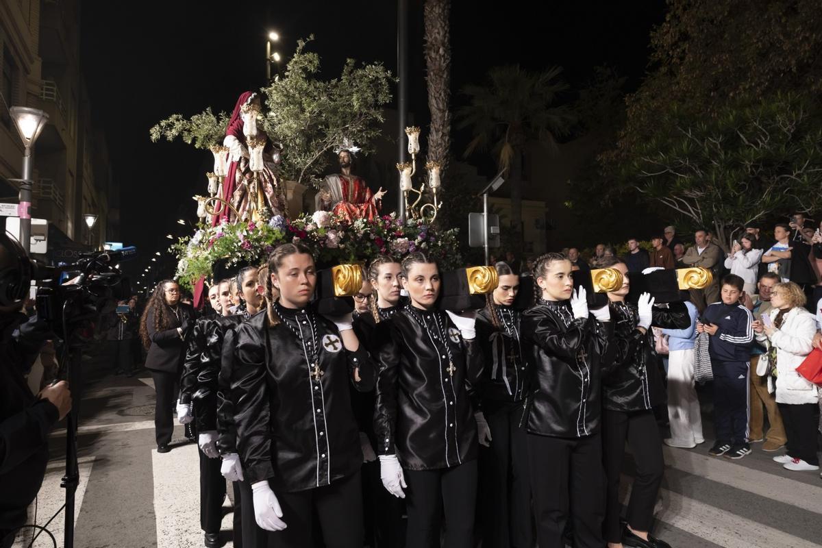 Aquí las mejores imágenes del Lunes Santo en Torrevieja Aquí las mejores imágenes del Lunes Santo en Torrevieja