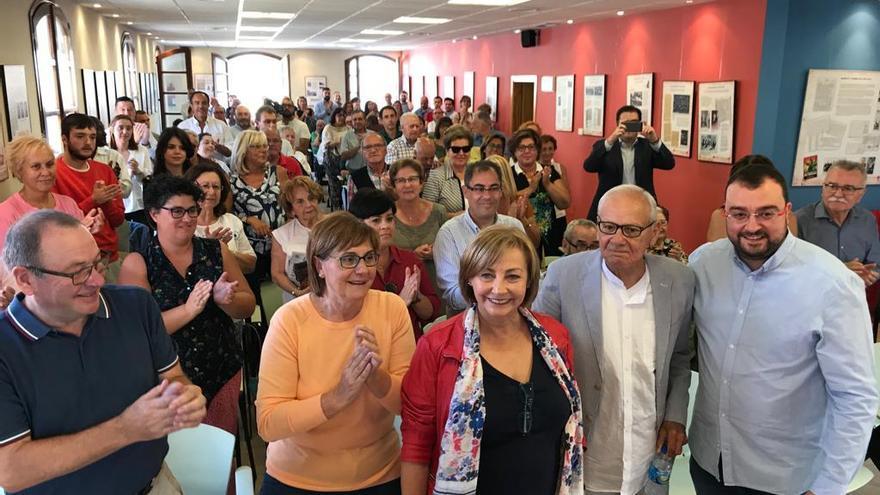 Por la izquierda, Santiago Rodríguez Vega, la consejera Pilar Varela, Mariví Monteserín, Manuel Ponga y Adrián Borbón, en la Casa del Pueblo.