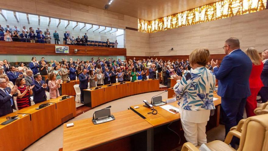 Orgullo y reivindicación marcan el acto institucional por el Día de Extremadura