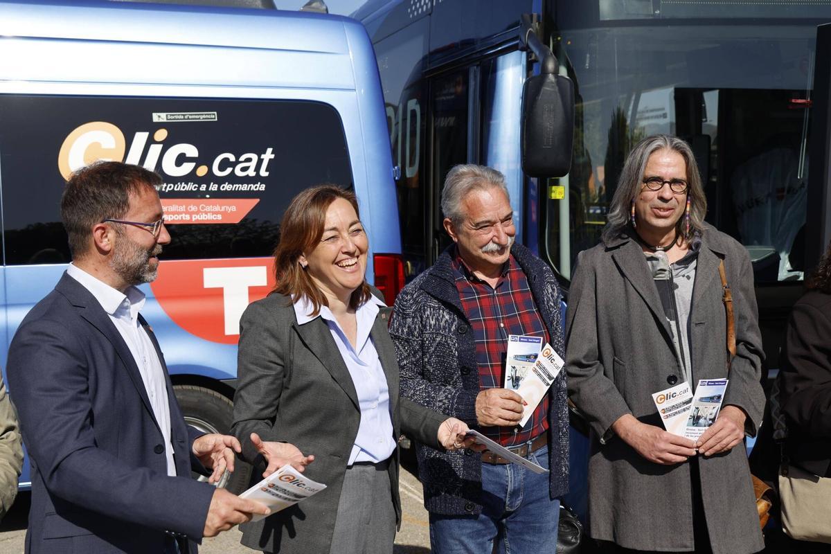 La consellera Paneque presenta la nova oferta de la linia d'autobus entre Girona, Sant Gregori i la Vall de Llemena.