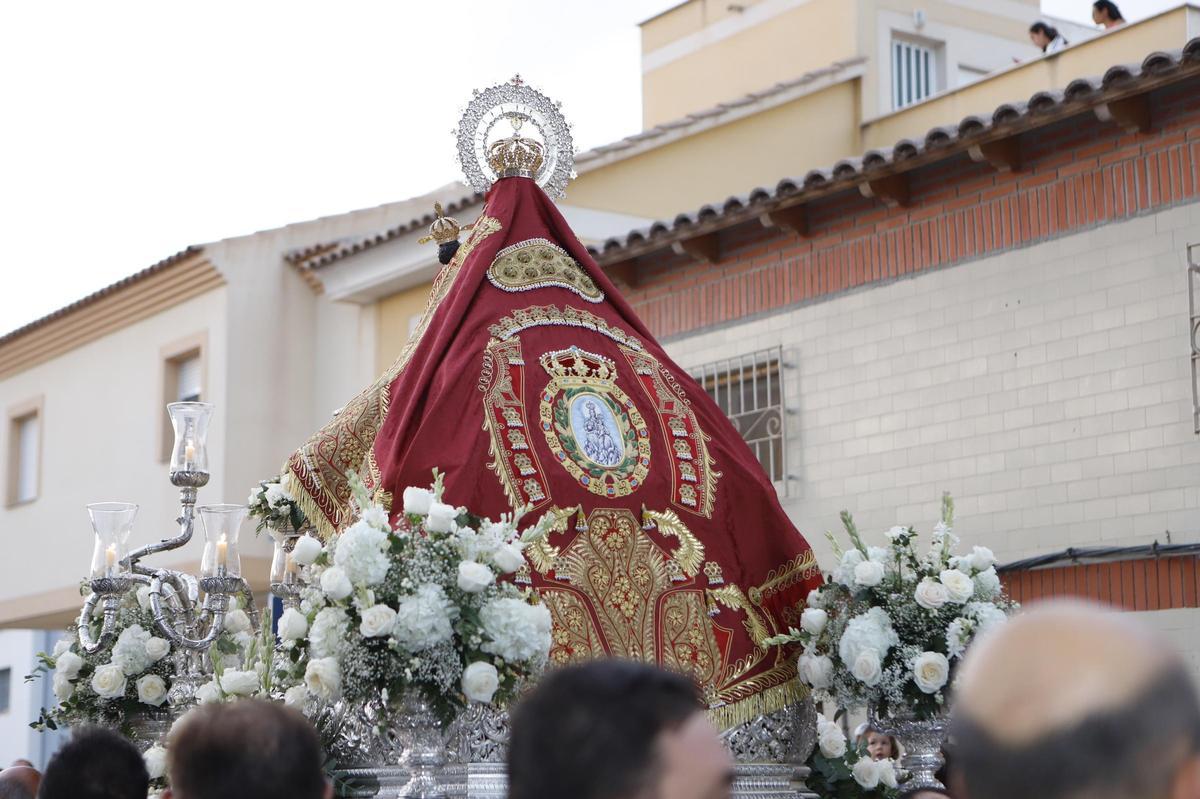 La Patrona lucía su nuevo manto, realizado a partir de un traje del torero Pepín Jiménez.