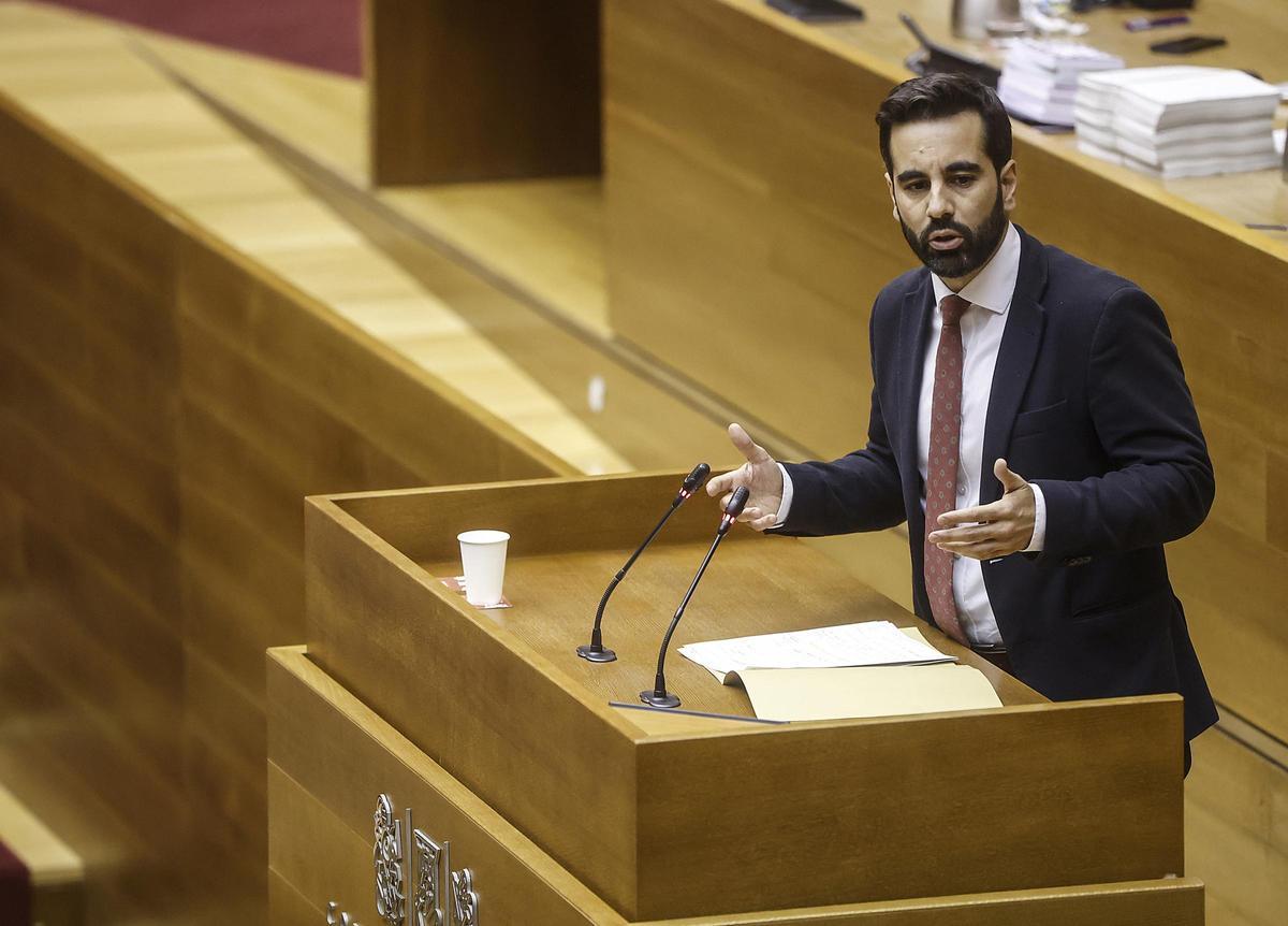 El síndic del PSPV, José Muñoz, durante una intervención en las Corts
