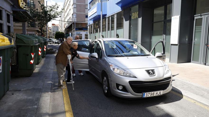 Denuncian sanciones por dejar el coche ante un centro de atención a pacientes problemas de movilidad