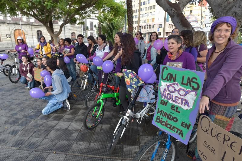 08-03-2019 LAS PALMAS DE GRAN CANARIA. Bicipiquete feminista, en San Telmo. Fotógrafo: ANDRES CRUZ  | 08/03/2019 | Fotógrafo: Andrés Cruz