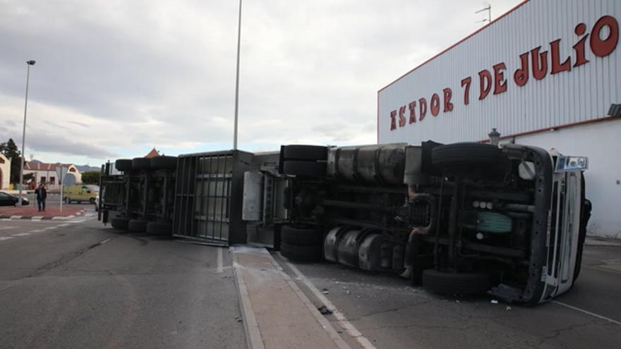 Vuelco de un camión en Castellón