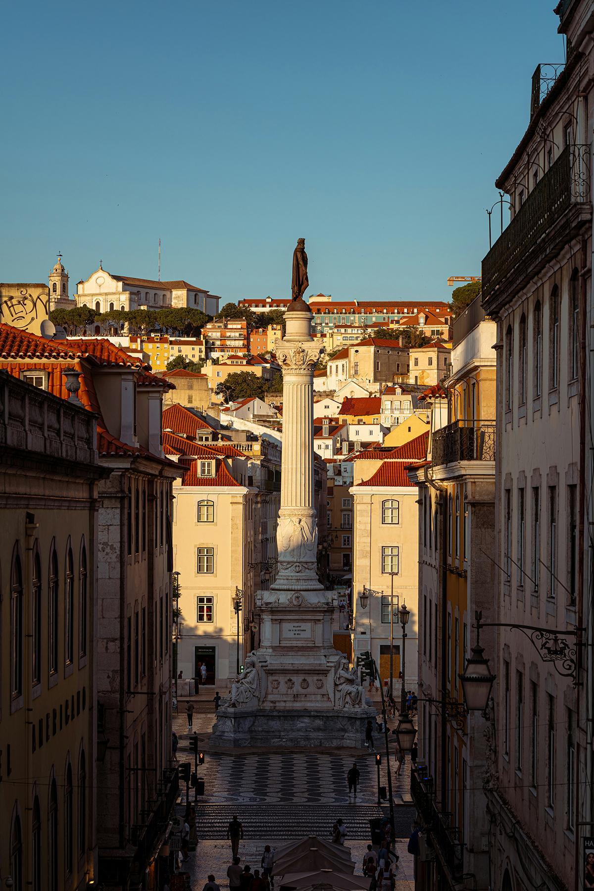 La Praça Luís de Camões, en el Chiado, uno de los barrios más vinculados a la Lisboa literaria.