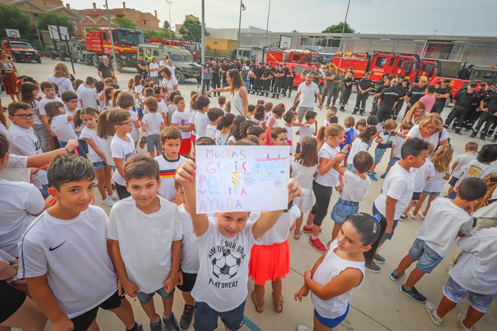 Orihuela despide a la UME entre vítores y aplausos