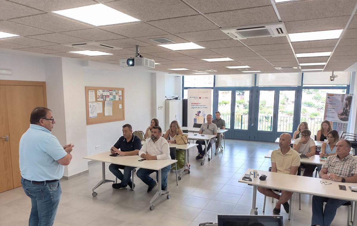 Otra foto de la asamblea.