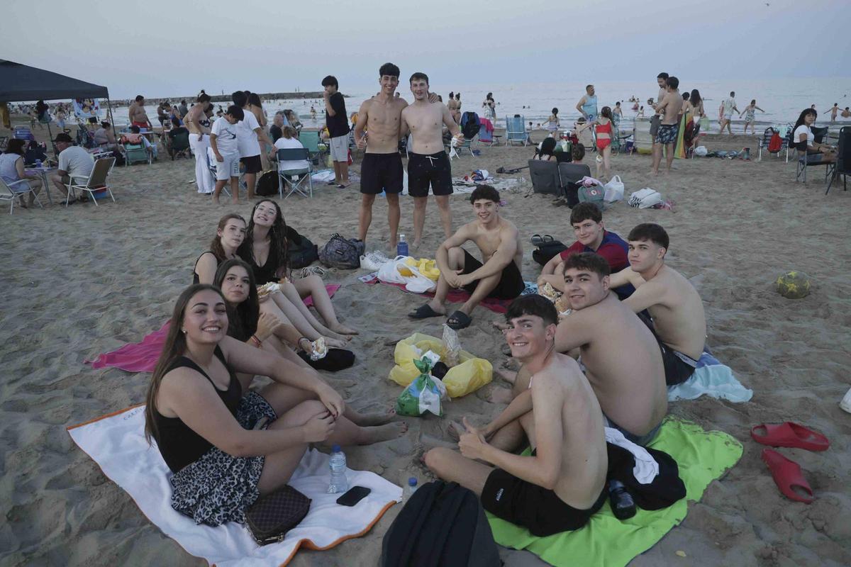 Las imágenes que ha dejado la Noche de San Juan sin hogueras en Sagunt