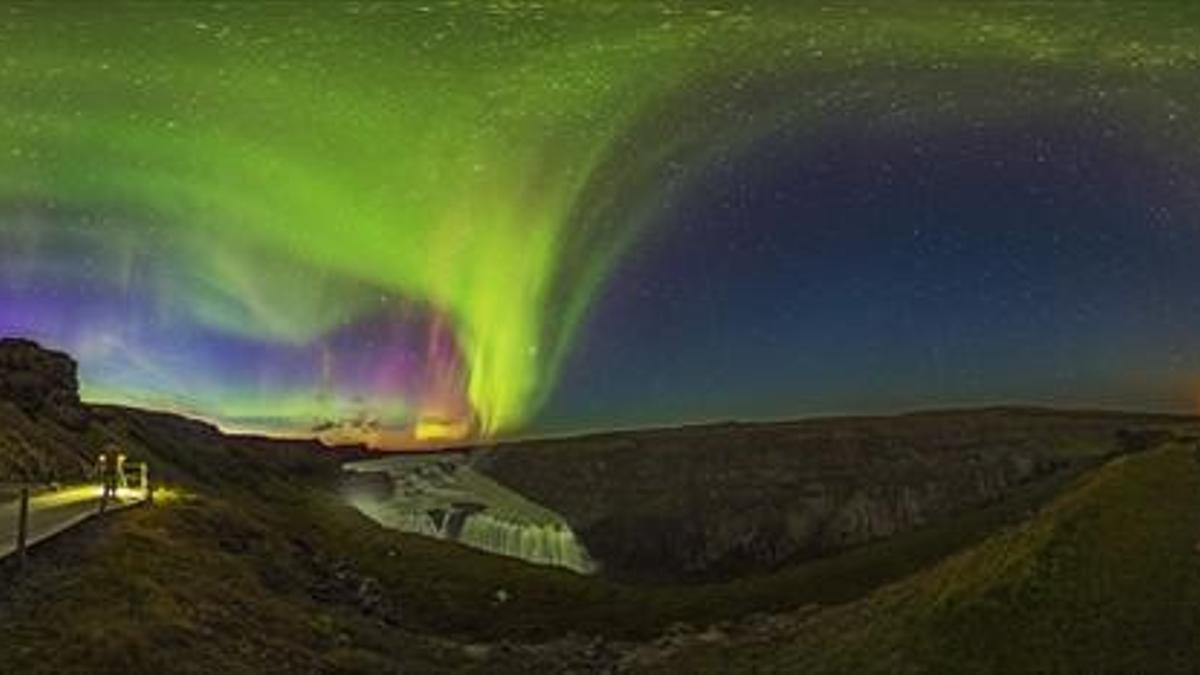 Aurora 8 El  fenómeno, observado desde Islandia por la expedición Shelios-Gloria.