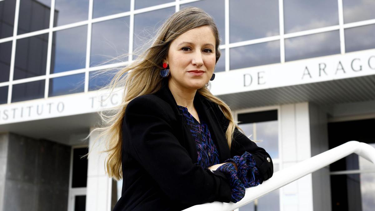 Esther Borao, a las puertas del Instituto Tecnológico de Aragón