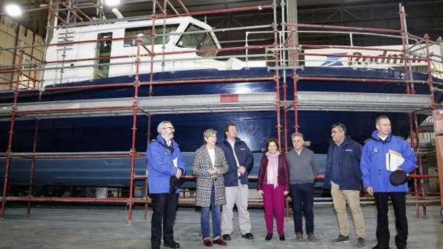 Visita de la conselleira do Mar a Rodman el pasado diciembre por la construcción de los dos primeros barcos. // Alba Villar
