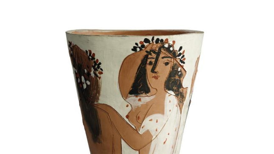 Fotografía facilitada por la casa Christie&#039;s del jarrón &quot;Grand vase aux femmes voiles&quot; de Pablo Picasso.