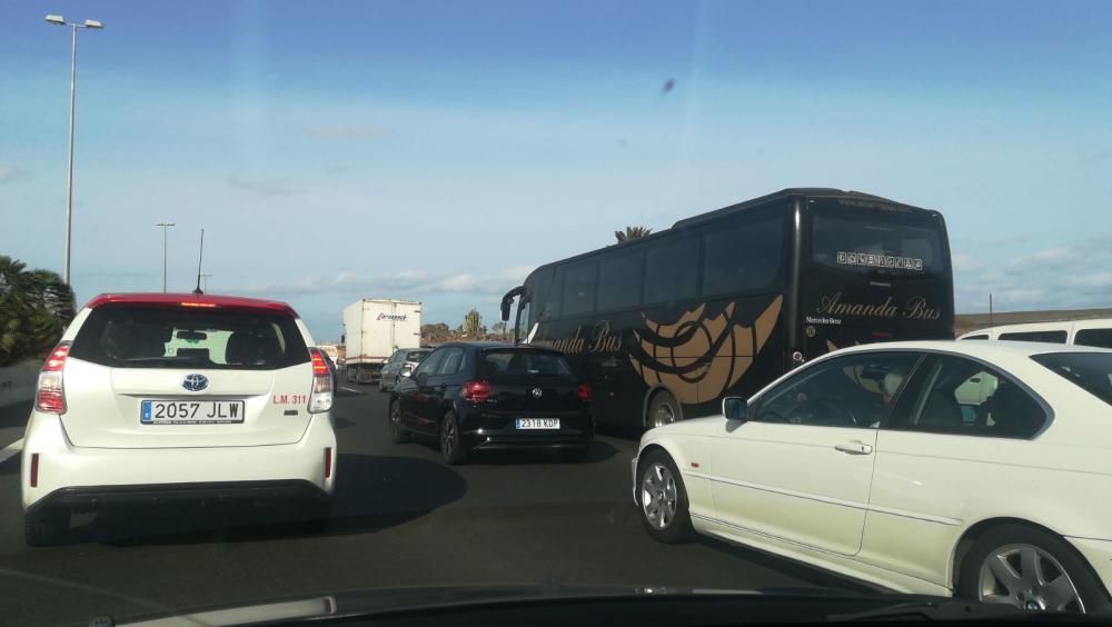 Atasco en la GC-1 desde Arinaga