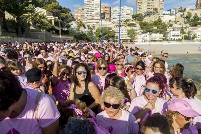 Marcha contra en cáncer de mama en Benidorm