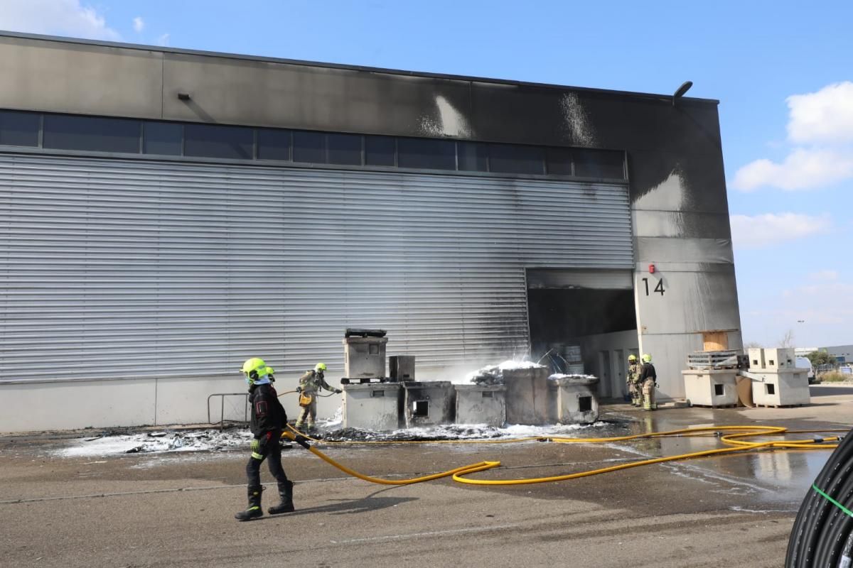 Incendio en una nave de Plaza