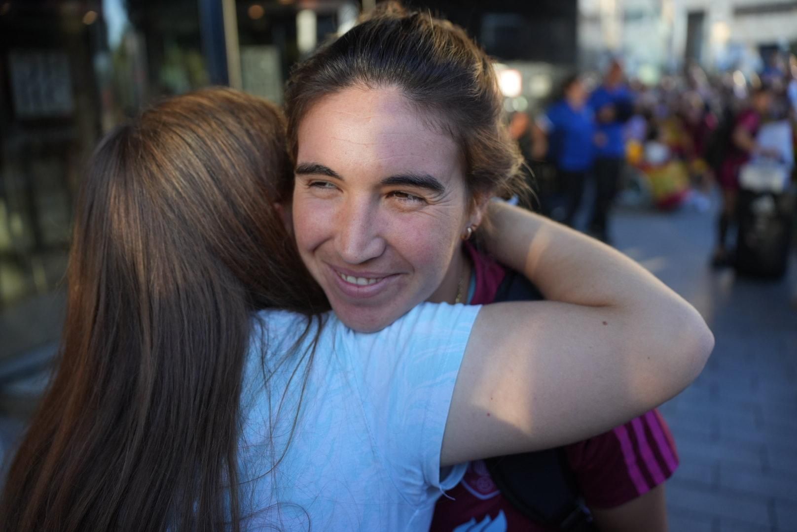 Las campeonas del mundo a su llegada a Córdoba, en imágenes