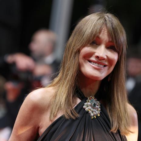 Carla Bruni o cómo lucir un vestido con 'cut outs' y ser la más elegante del Festival de Cannes