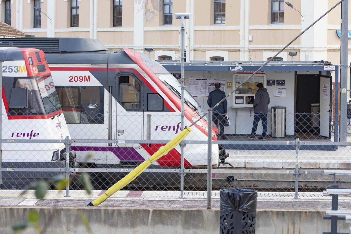 La parada de Cercanías en l'Alcúdia de Crespins.