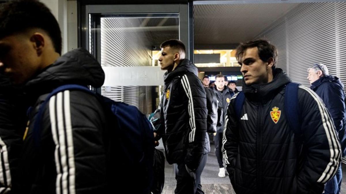 Francho y Bazdar, a su llegada al aeropuerto de Zaragoza el sábado.