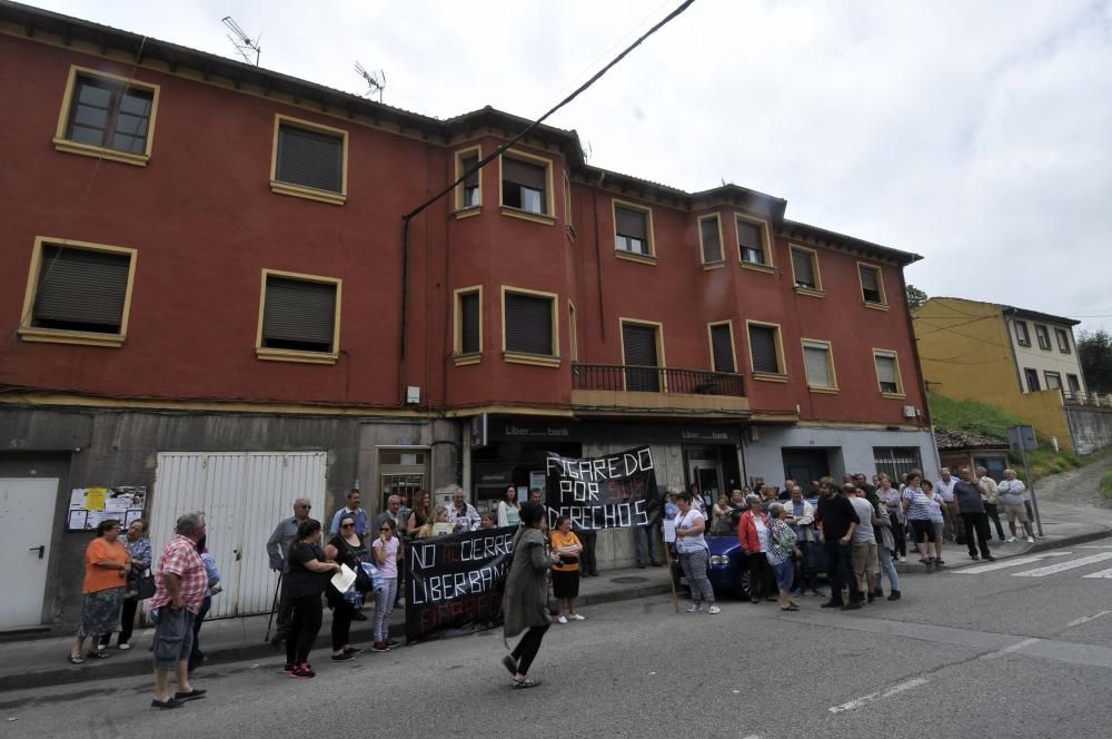 Protesta de vecinos en Figaredo