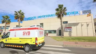 Salvan a una mujer en parada cardíaca en una playa de Guardamar del Segura