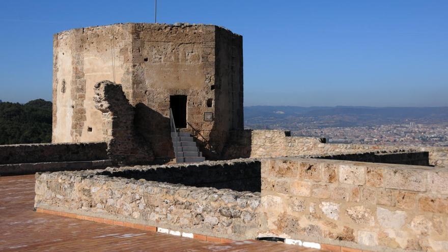 Imatge del terrat del Castell de Claramunt, des d&#039;on es veu la conca d&#039;Òdena