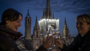 Así son los potentes focos en la Catedral que causan controversia