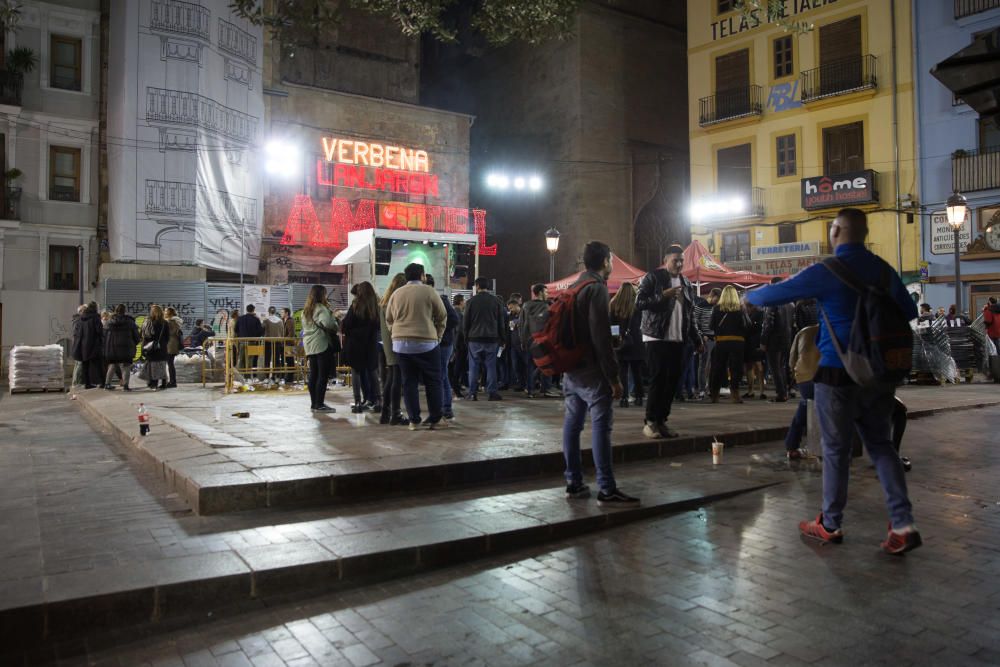 Primera gran noche de verbenas en València