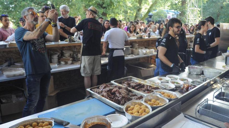 Puesto gastronómico en el festival