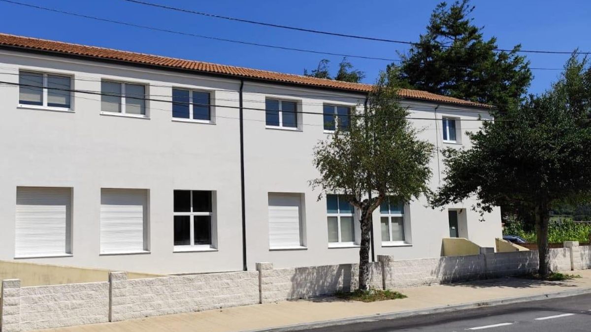 A alcaldesa recibirá hoxe a obra de reforma da escola de Pereiriña