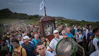 El Hierro cumple el voto a su Patrona en una Bajada multitudinaria tras 8 años de espera