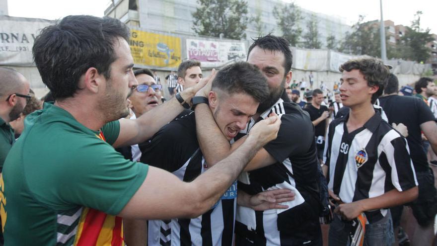 Los penaltis vuelven a dejar sin ascenso al CD Castellón