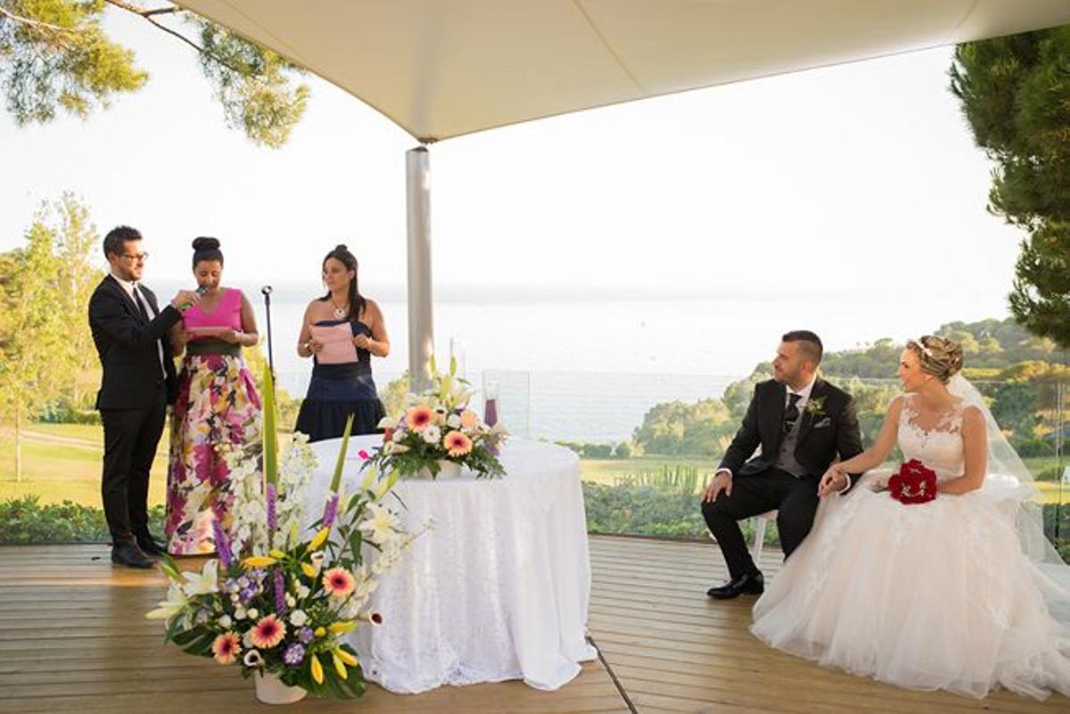 Pasos de una boda civil: discursos de los invitados especiales