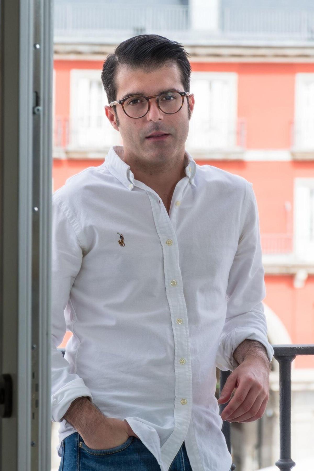 El autor Pablo Poveda, un ilicitano con éxito editorial.