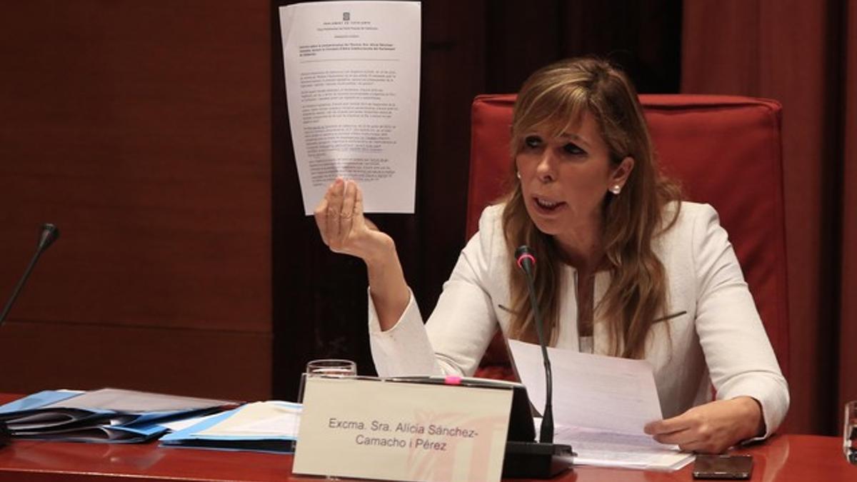 Alicia Sánchez-Camacho, durante su comparecencia ante la 'comisión Pujol', este viernes.