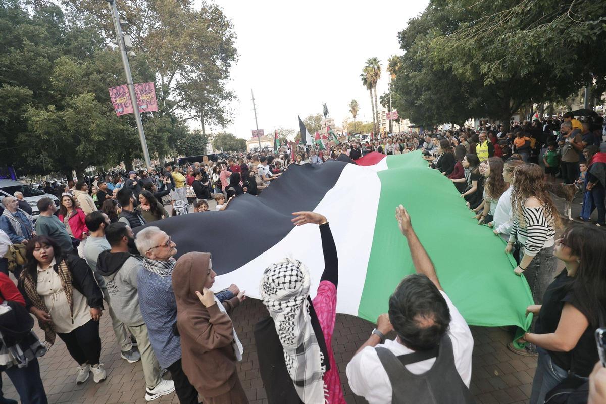 Miles de personas se manifiestan en Palma en apoyo al pueblo palestino: "El alto al fuego no es paz"