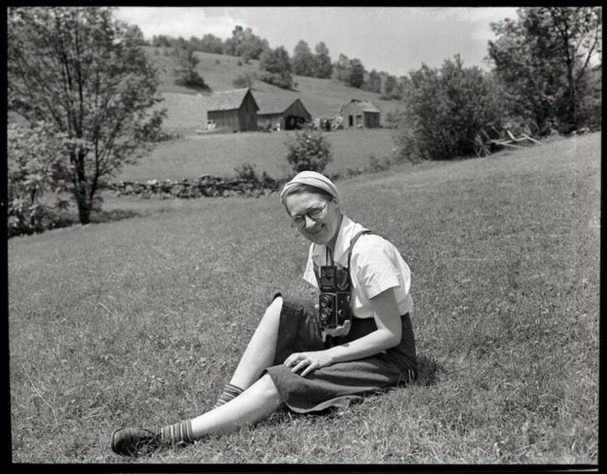 Louise Dahl-Wolfe, amiga fotógrafa de Kanaga, en 1928.