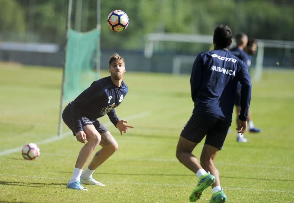 Diez jugadores saltaron al césped de la ciudad deportiva en el penúltimo ensayo antes de recibir al Espanyol en Riazor.