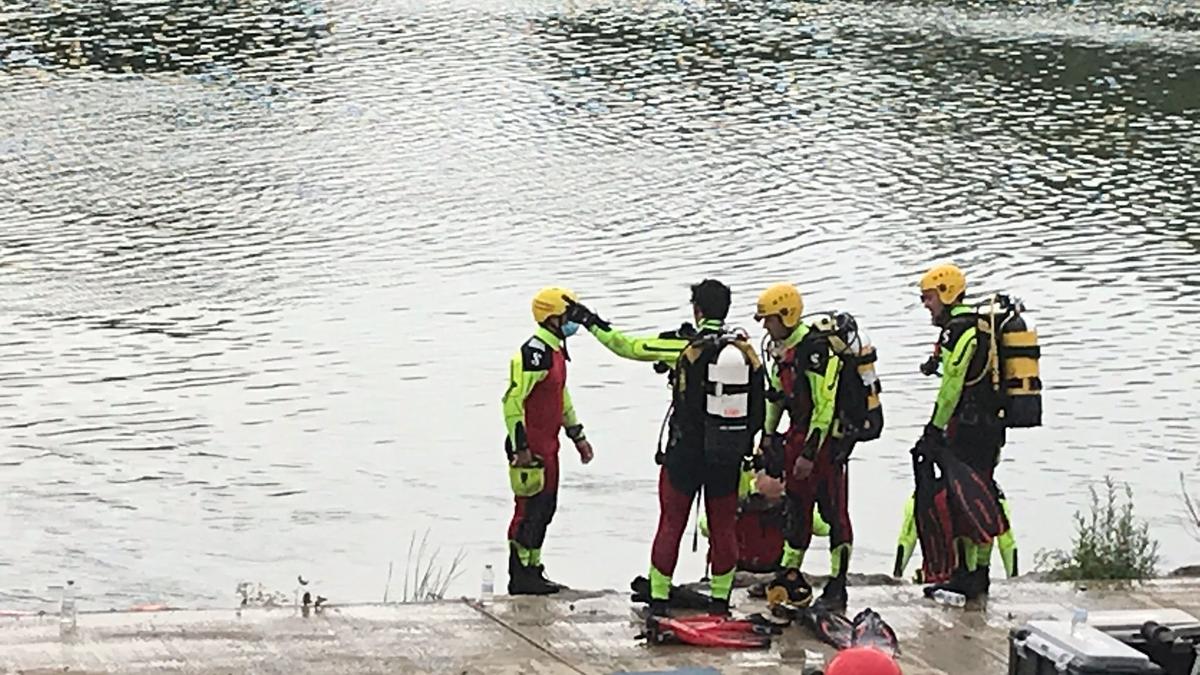 Continúa la búsqueda, con equipos de buceo, del menor desaparecido en el Ebro